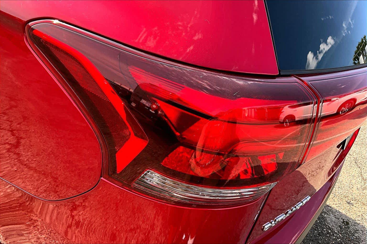 Used 2020 Mitsubishi Outlander SEL FWD image 28