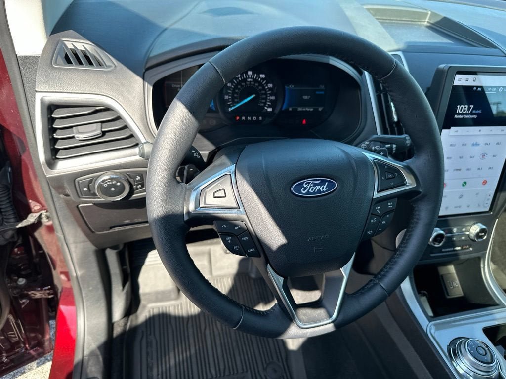 Certified 2024 Ford Edge SEL w/ Convenience Package AWD/4WD image 17
