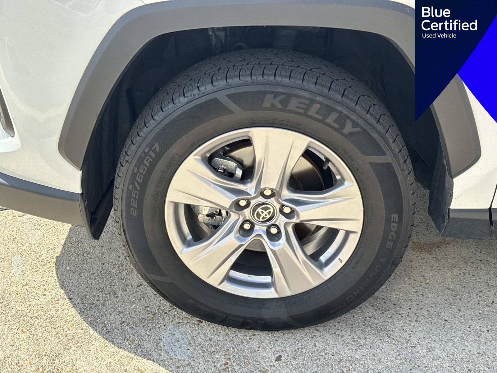 Used 2025 Toyota RAV4 XLE w/ Weather Package FWD image 6