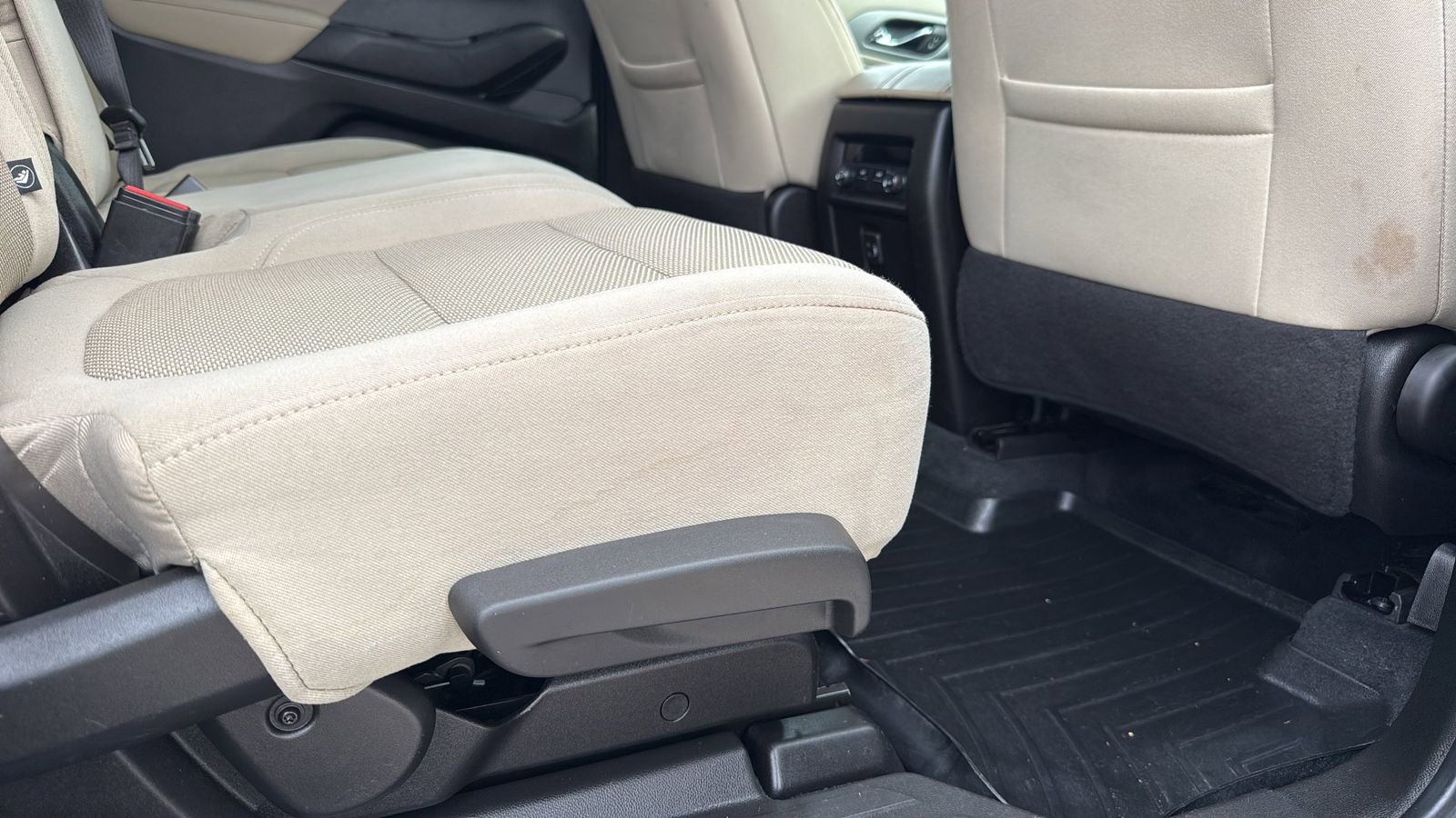 Used 2022 Chevrolet Traverse LS w/ LPO, Cargo Package FWD image 26