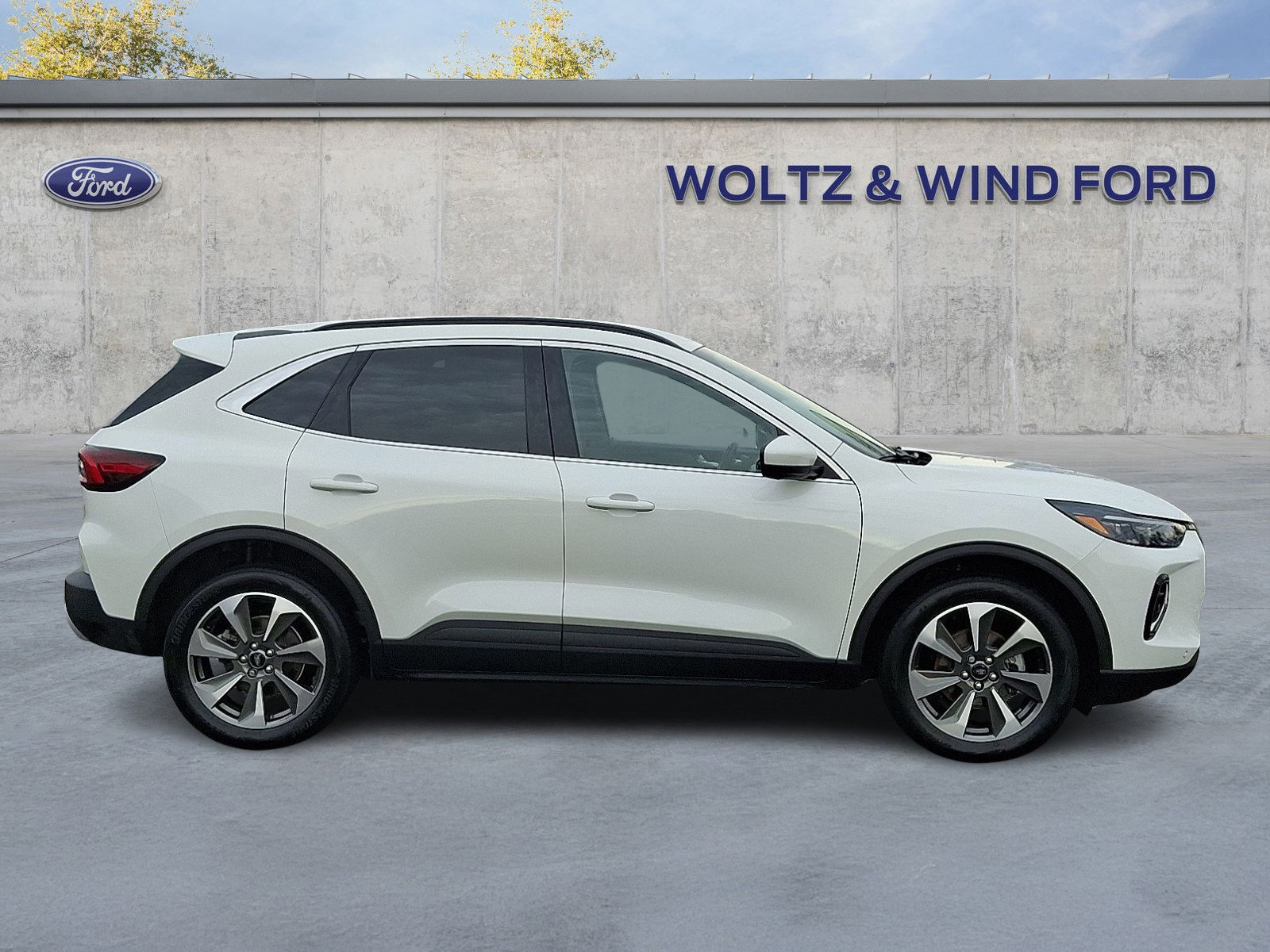 Certified 2023 Ford Escape Platinum image 2