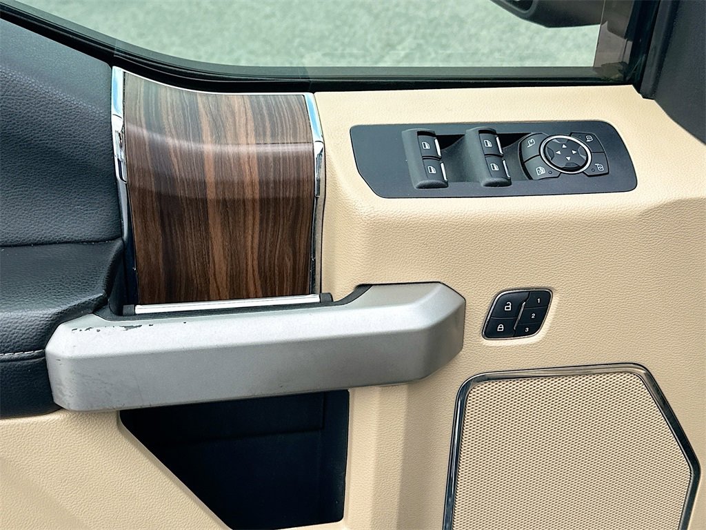 Certified 2017 Ford F150 Lariat image 21