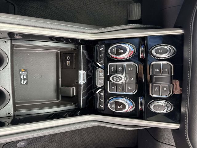 Used 2022 GMC Yukon XL Denali w/ Denali Ultimate Package image 27