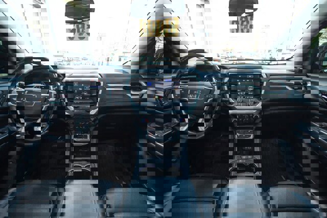 Used 2021 GMC Acadia SLT w/ Preferred Package image 12