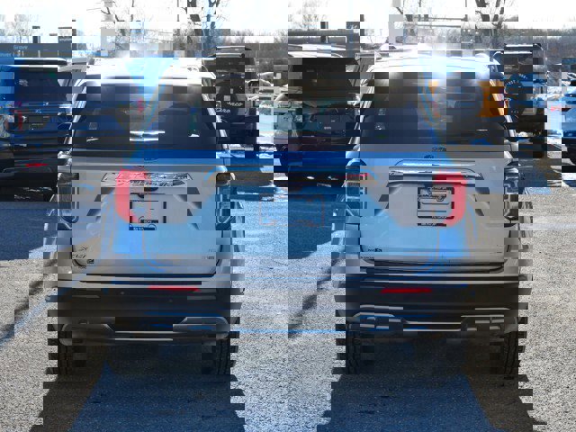 Certified 2020 Ford Explorer XLT w/ Equipment Group 202A image 4