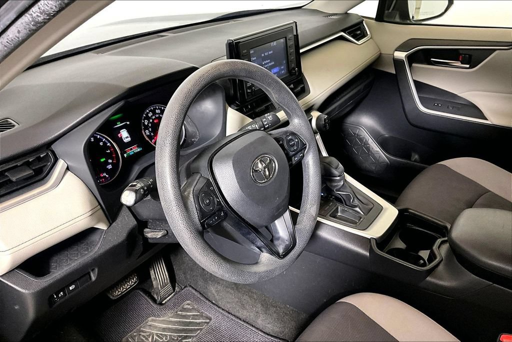 Used 2019 Toyota RAV4 XLE FWD image 10