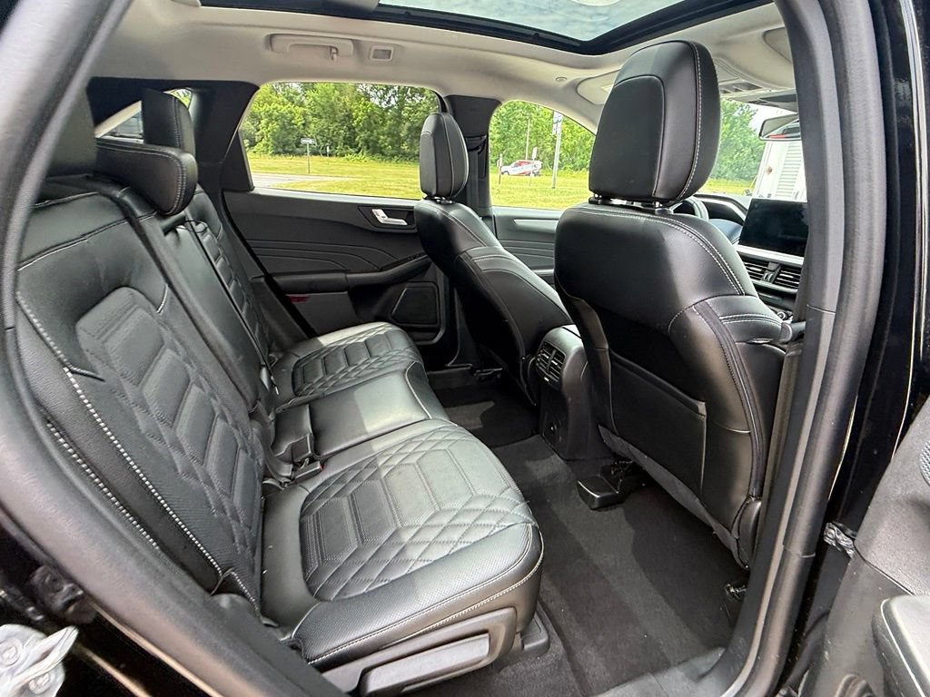 Certified 2023 Ford Escape Platinum w/ Premium Technology Package AWD/4WD image 13
