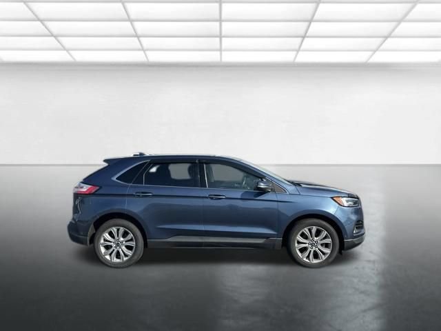 Certified 2019 Ford Edge Titanium w/ Equipment Group 301A FWD image 2
