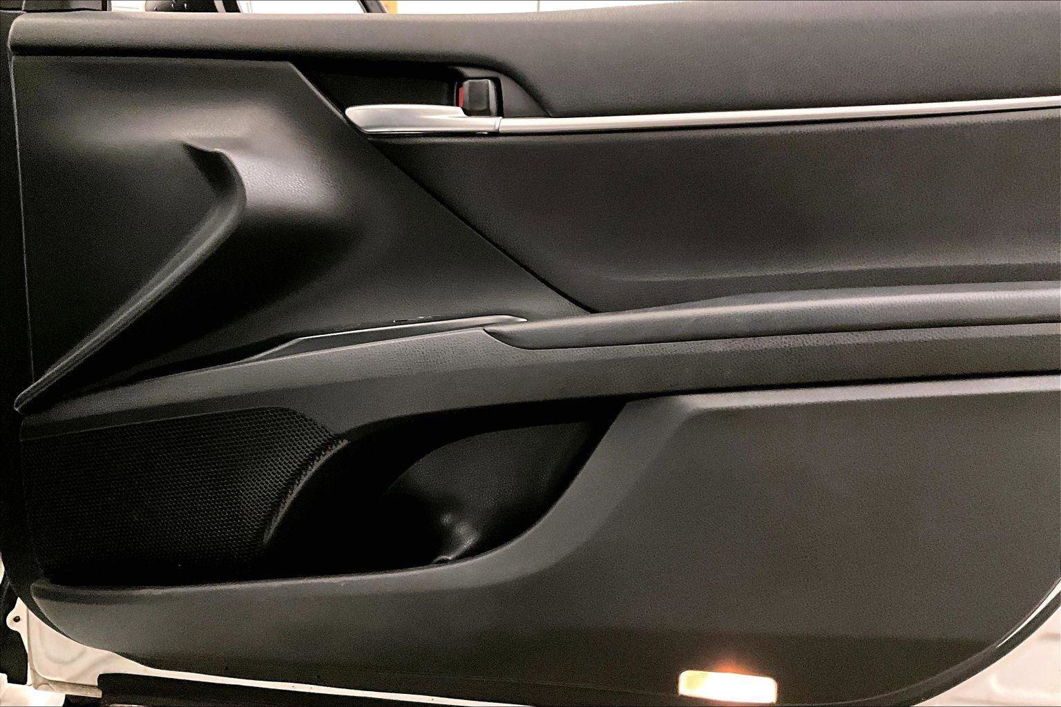 Used 2019 Toyota Camry SE image 23