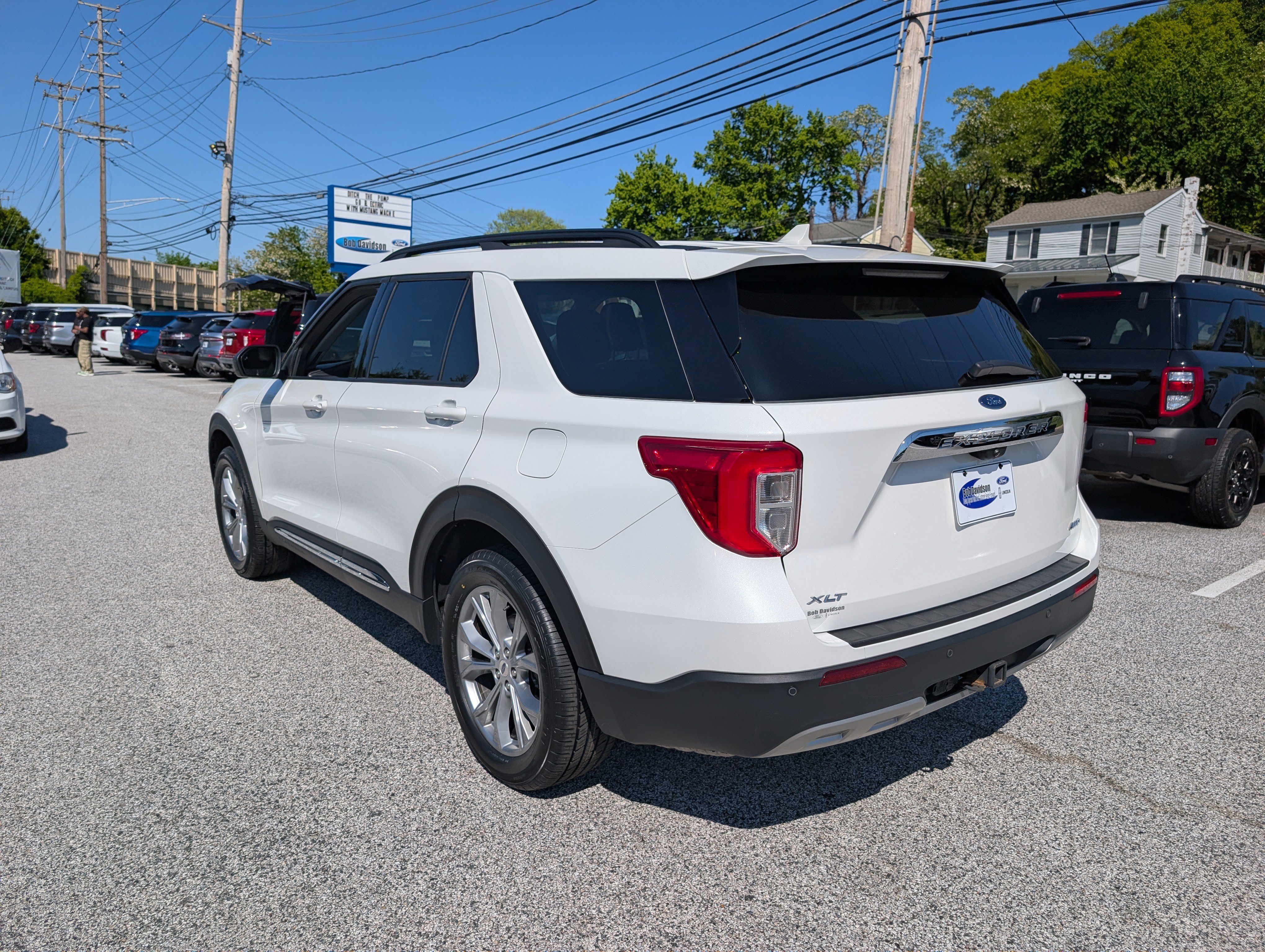 Certified 2023 Ford Explorer XLT w/ Equipment Group 202A AWD/4WD image 5