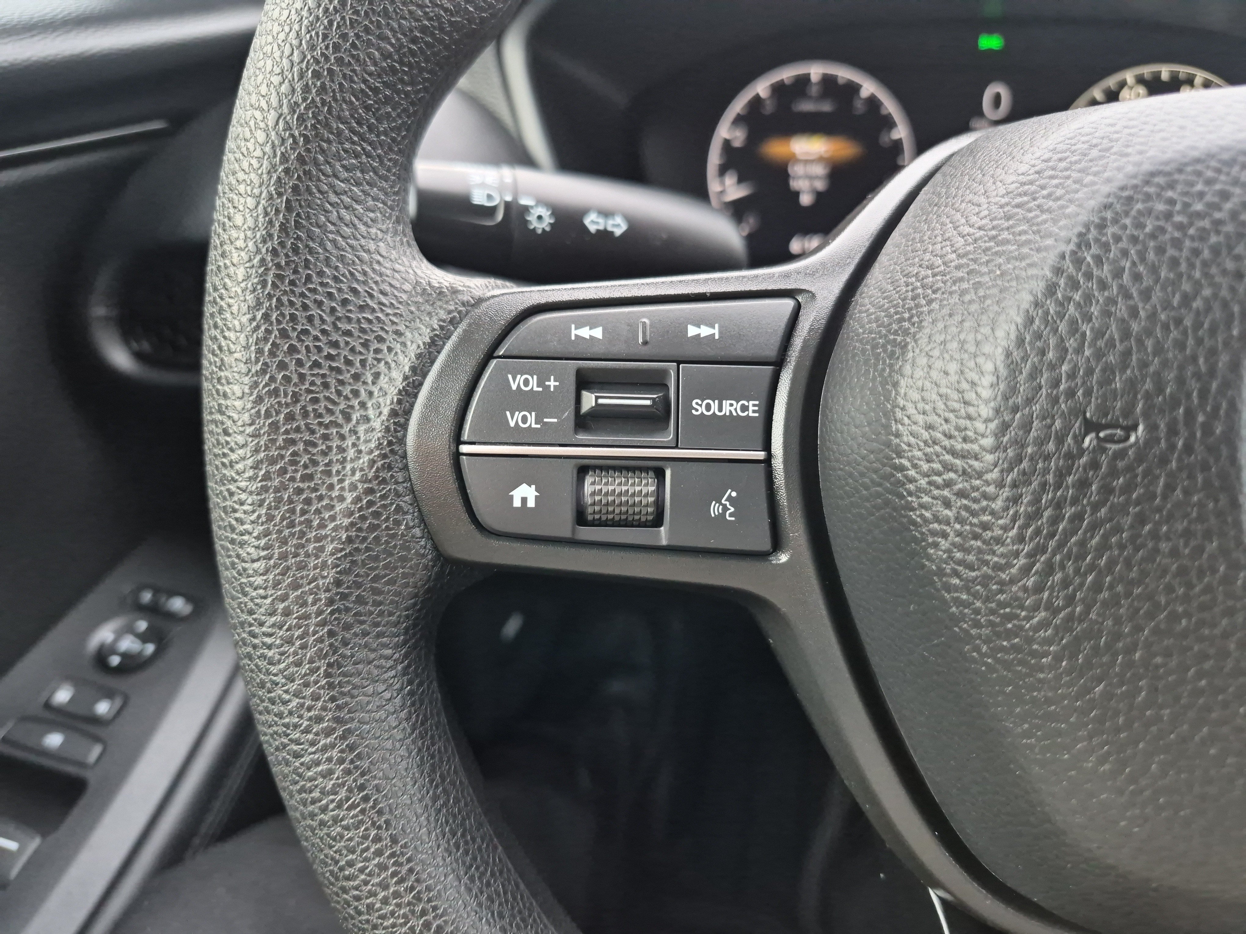 Used 2025 Honda HR-V LX image 28