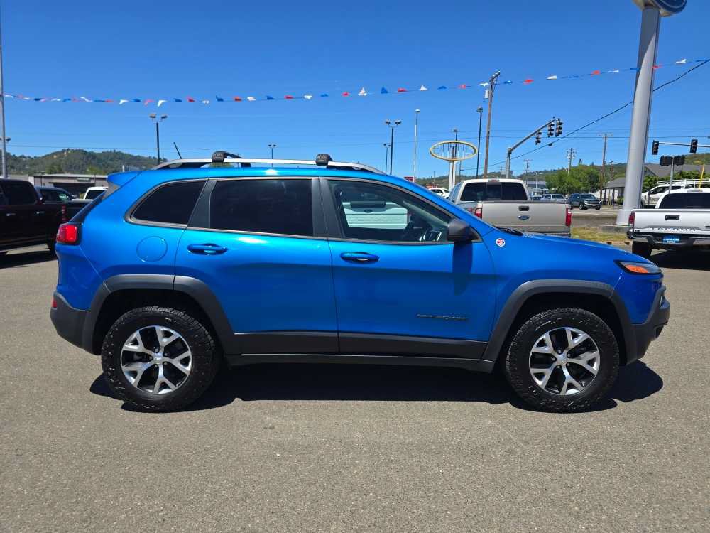 Used 2018 Jeep Cherokee Trailhawk w/ Trailer Tow Group AWD/4WD image 6