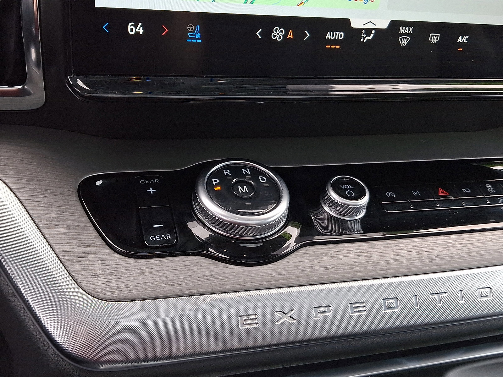 Certified 2025 Ford Expedition Platinum image 14