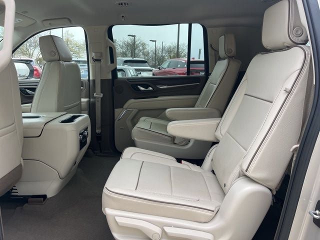 Used 2022 GMC Yukon XL Denali AWD/4WD image 13
