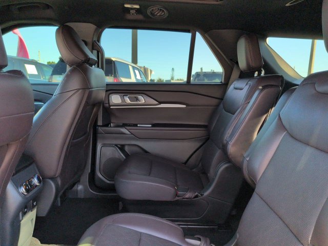 Certified 2026 Ford Explorer Platinum RWD image 16