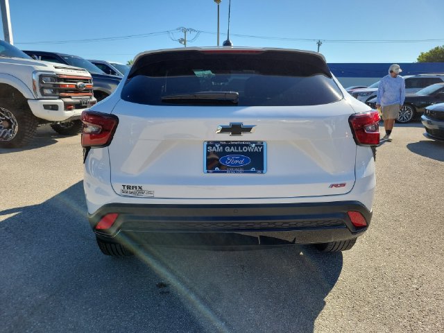 Used 2026 Chevrolet Trax RS w/ Sunroof Package FWD image 5
