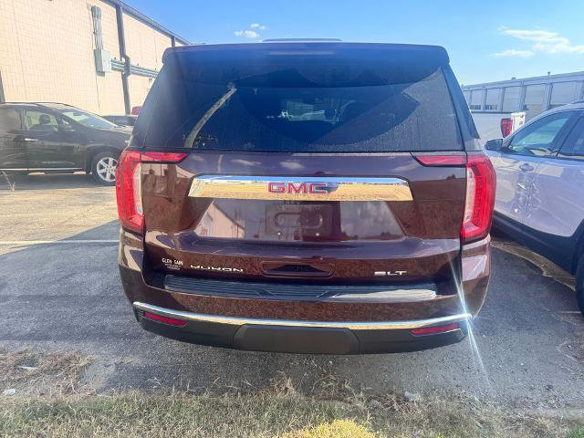 Used 2023 GMC Yukon SLT w/ SLT Luxury Package AWD/4WD image 6