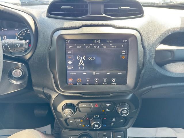 Used 2023 Jeep Renegade Latitude AWD/4WD image 17