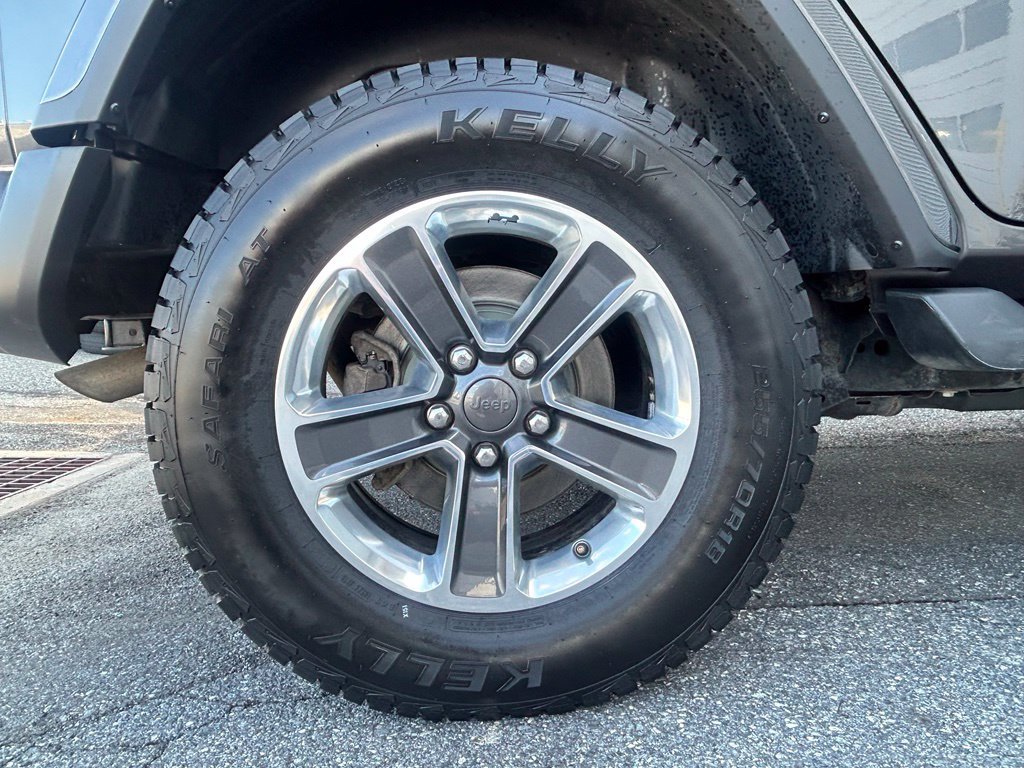 Used 2018 Jeep Wrangler Unlimited Sahara AWD/4WD image 12