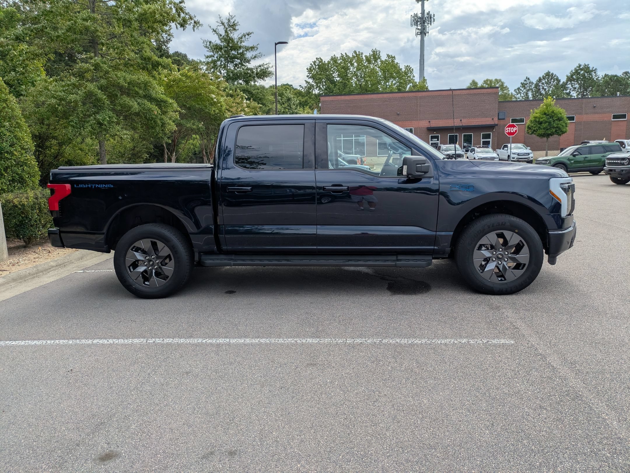 Certified 2025 Ford F150 Lightning Flash AWD/4WD image 3