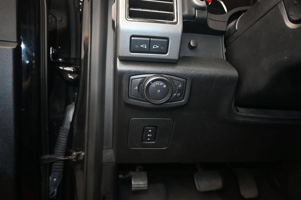 Certified 2018 Ford F150 Raptor w/ Equipment Group 802A Luxury AWD/4WD image 12