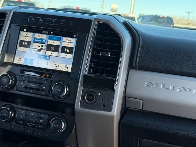 Certified 2019 Ford F350 Lariat w/ Lariat Ultimate Package image 27