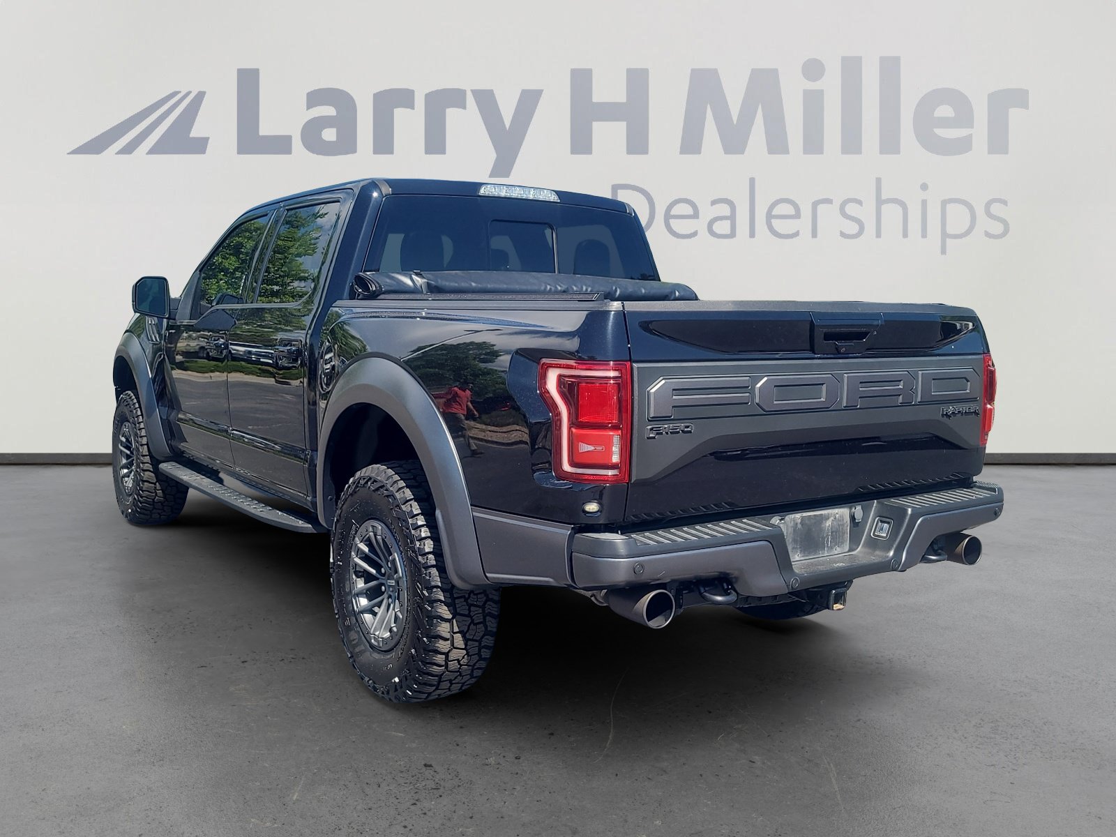 Certified 2019 Ford F150 Raptor w/ Equipment Group 802A Luxury AWD/4WD image 3