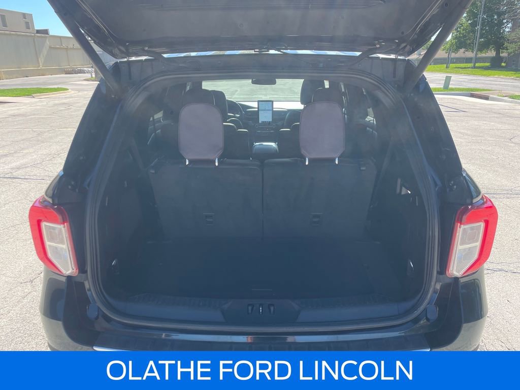 Certified 2023 Ford Explorer Platinum w/ Technology Package AWD/4WD image 23