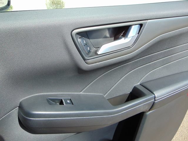 Certified 2026 Ford Escape SE FWD image 27
