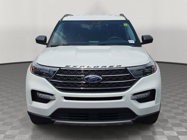 Certified 2023 Ford Explorer XLT w/ Equipment Group 202A RWD image 2