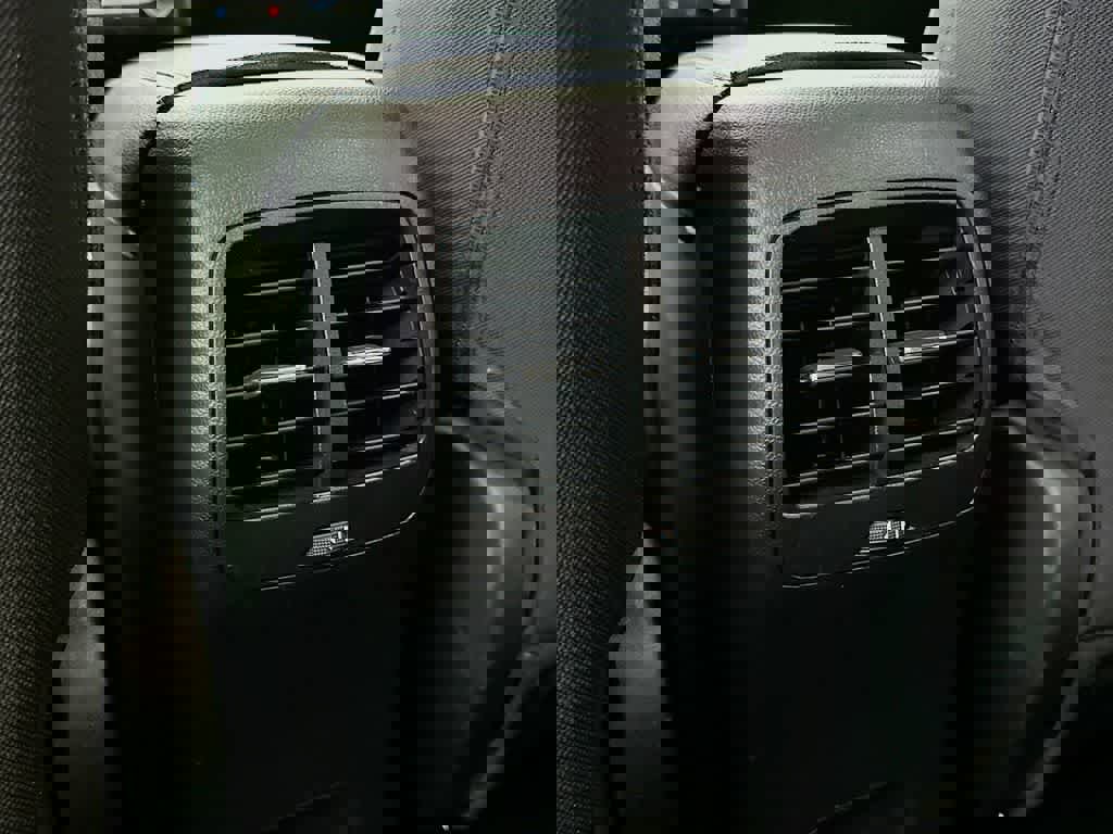 Certified 2022 Ford Escape SE w/ Cold Weather Package image 12