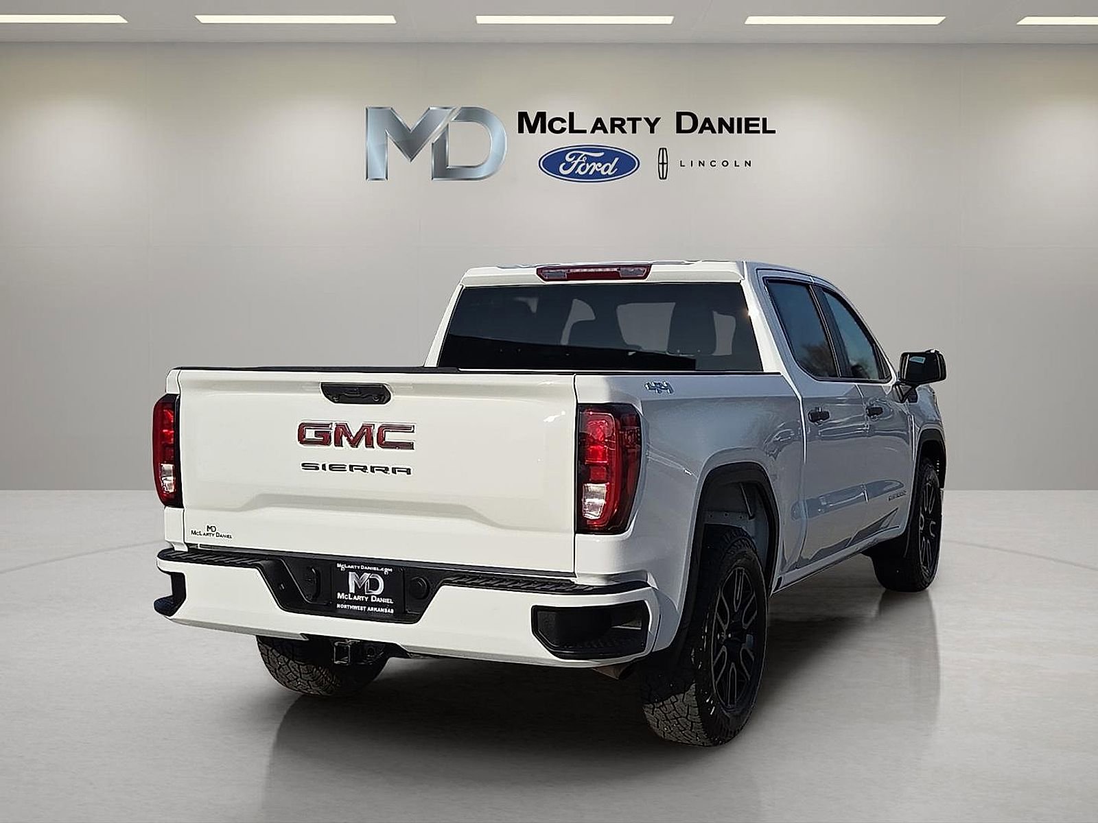 Used 2024 GMC Sierra 1500 Pro w/ Graphite Edition AWD/4WD image 5