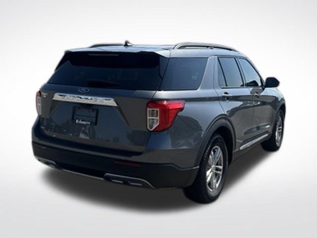 Certified 2023 Ford Explorer XLT w/ Equipment Group 202A RWD image 9