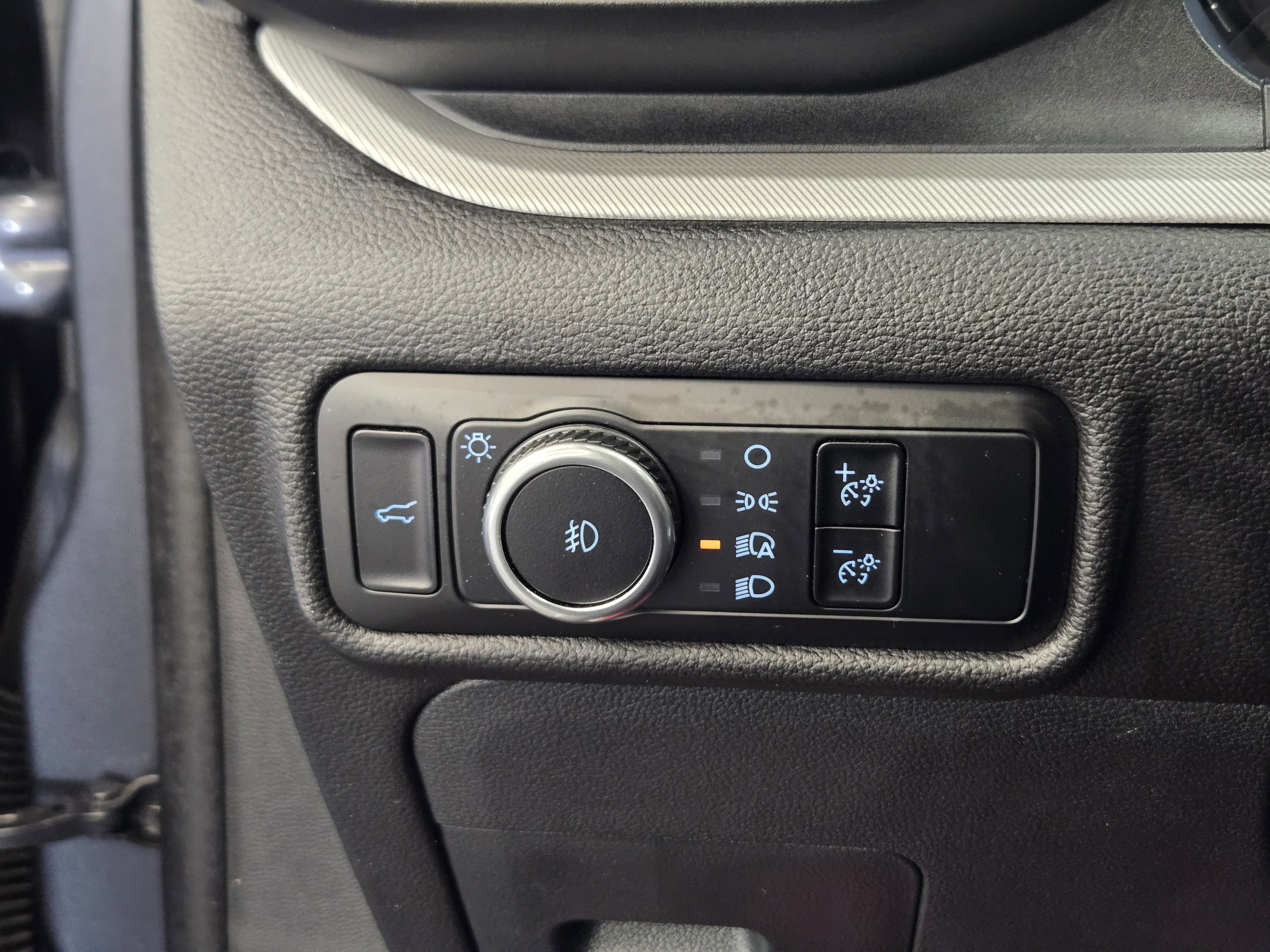 Certified 2023 Ford Explorer XLT w/ Equipment Group 202A image 21