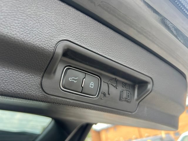 Certified 2023 Ford Explorer XLT w/ Equipment Group 202A AWD/4WD image 23