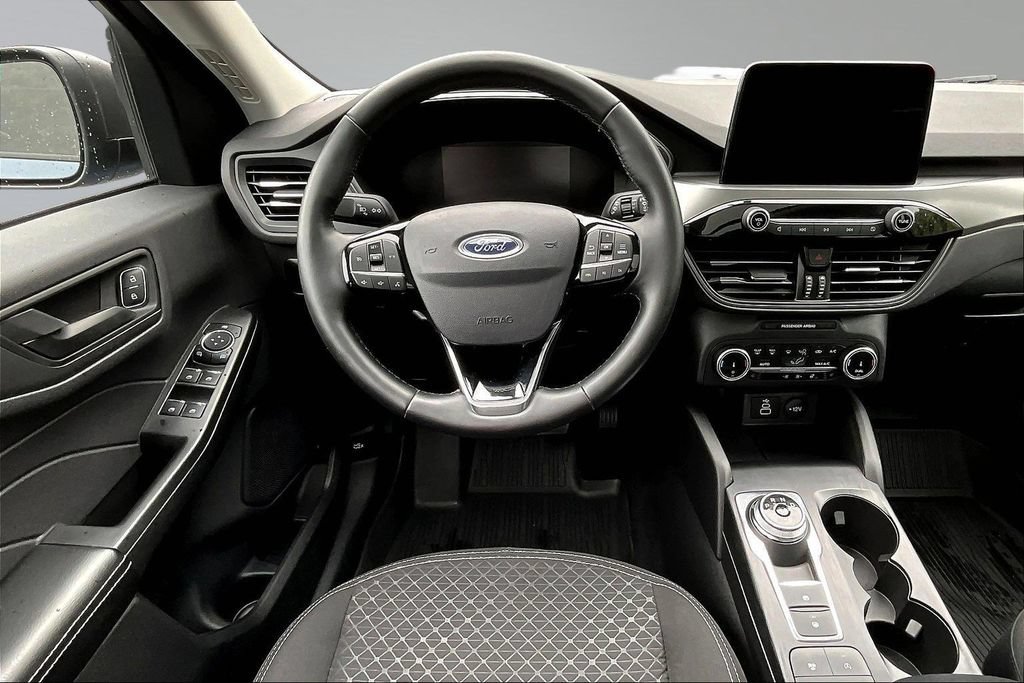 Certified 2025 Ford Escape Active w/ Cold Weather Package FWD image 8