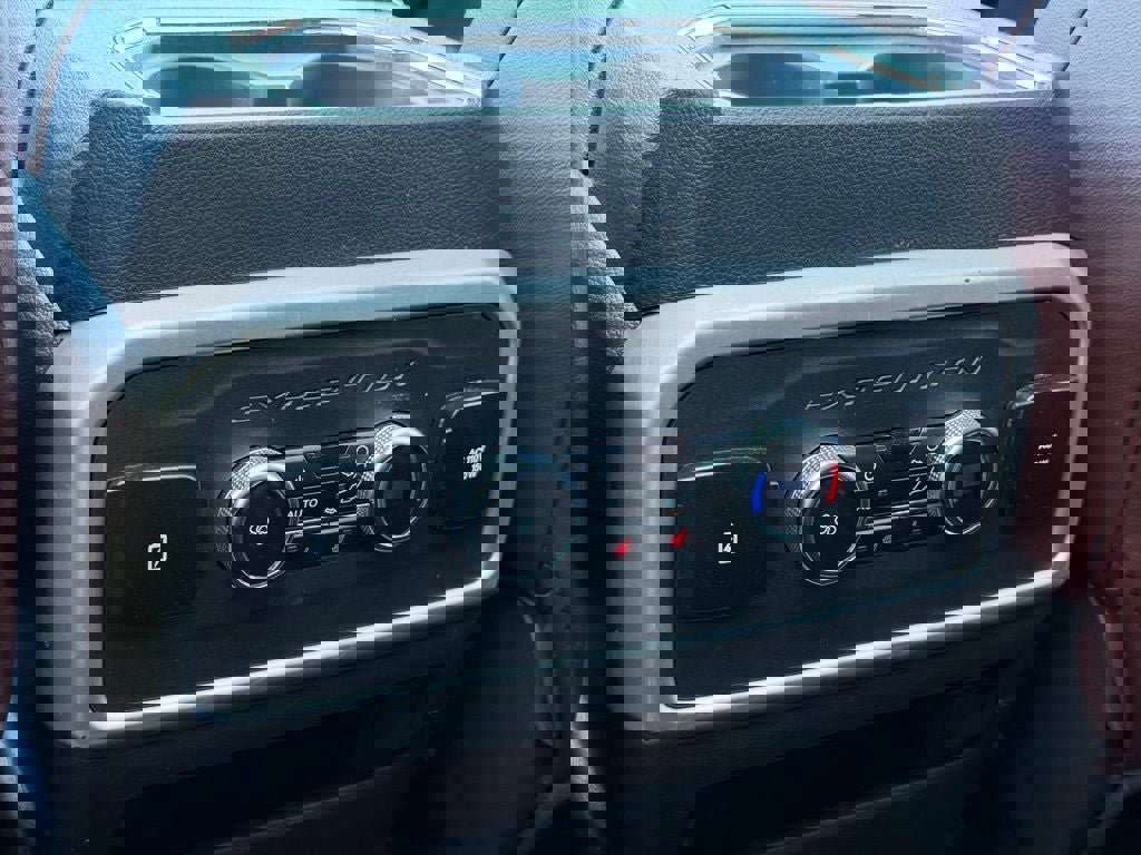 Certified 2024 Ford Expedition Limited image 31