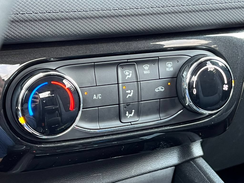 Used 2025 Chevrolet TrailBlazer LT AWD/4WD image 25