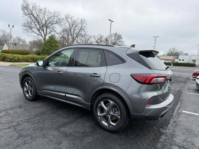 Certified 2023 Ford Escape ST-Line image 2