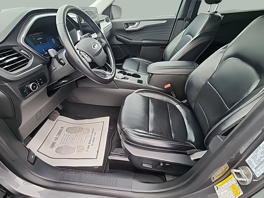Certified 2024 Ford Escape Platinum AWD/4WD image 24
