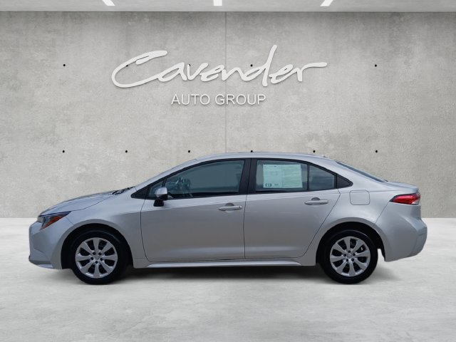 Used 2025 Toyota Corolla LE FWD image 14