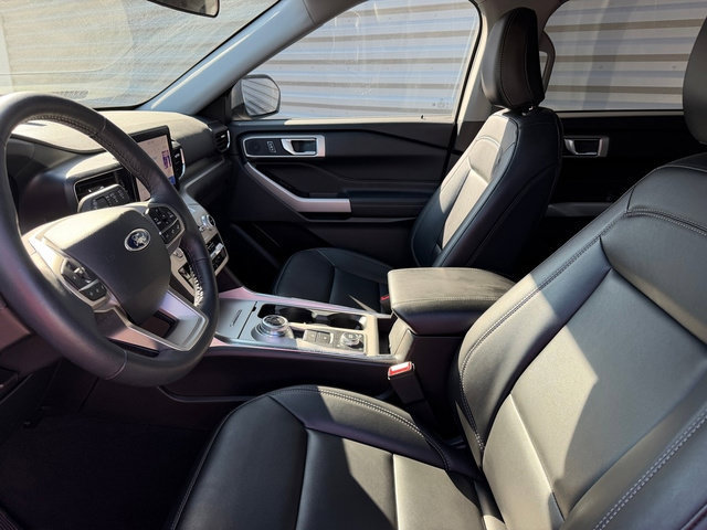 Certified 2024 Ford Explorer XLT w/ Equipment Group 202A AWD/4WD image 17