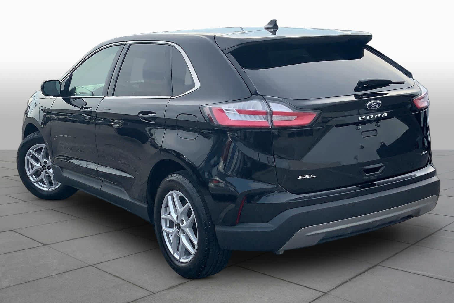 Certified 2024 Ford Edge SEL AWD/4WD image 12