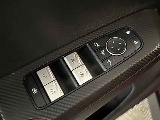 Used 2025 Mitsubishi Outlander 4WD Plug-In Hybrid image 16