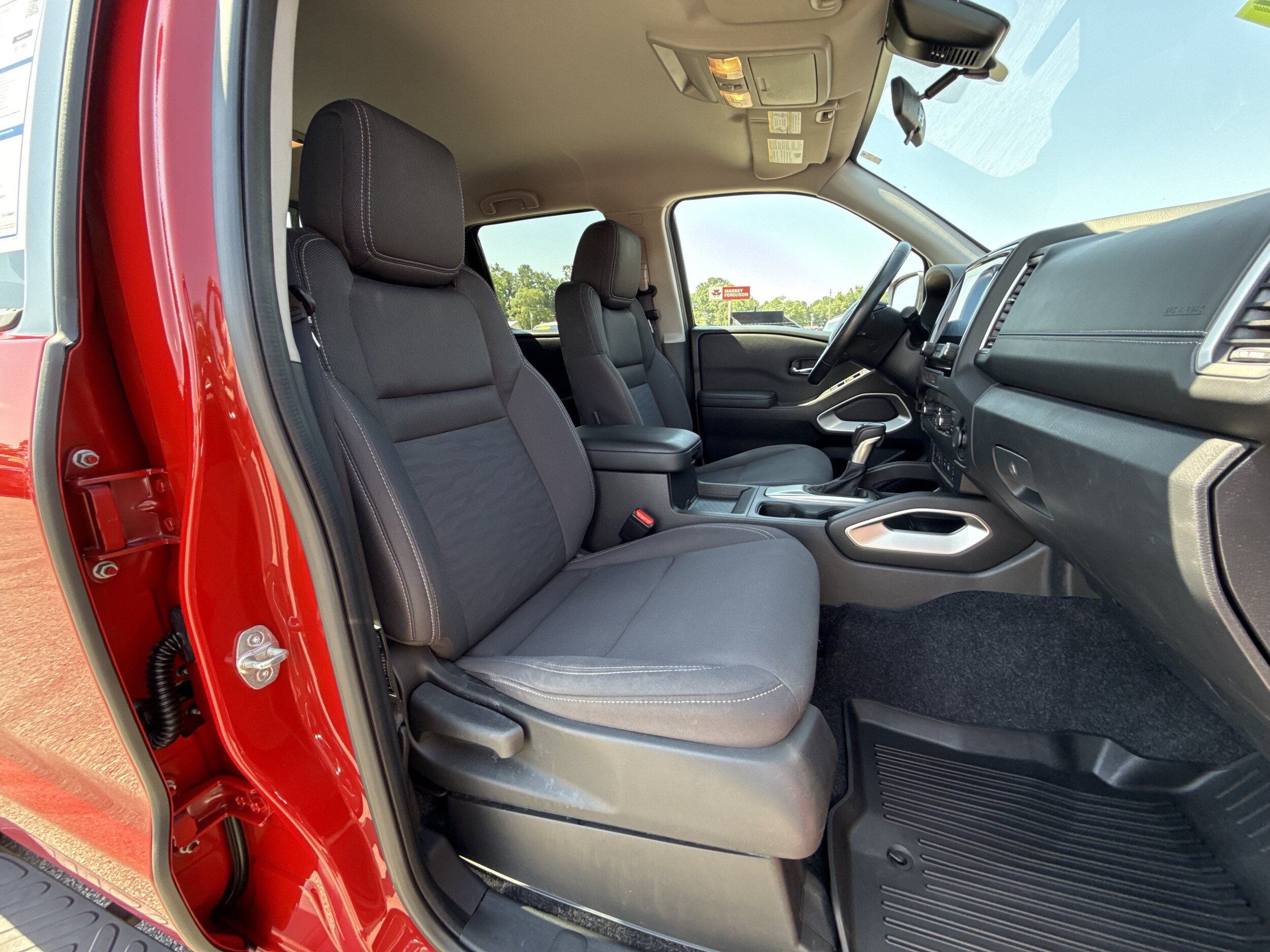 Used 2022 Nissan Frontier SV AWD/4WD image 13