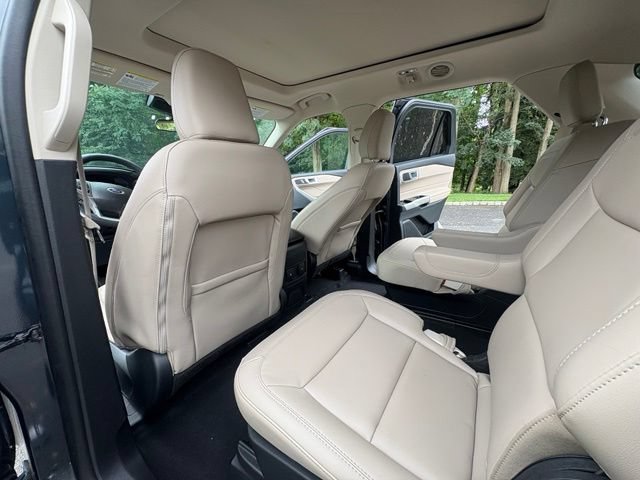 Certified 2023 Ford Explorer XLT w/ Equipment Group 202A AWD/4WD image 15