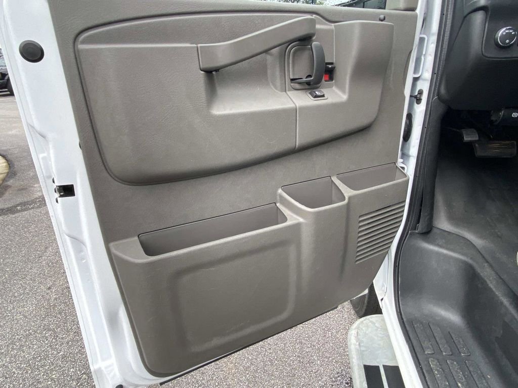 Used 2025 GMC Savana 2500 w/ Driver Convenience Package RWD image 18