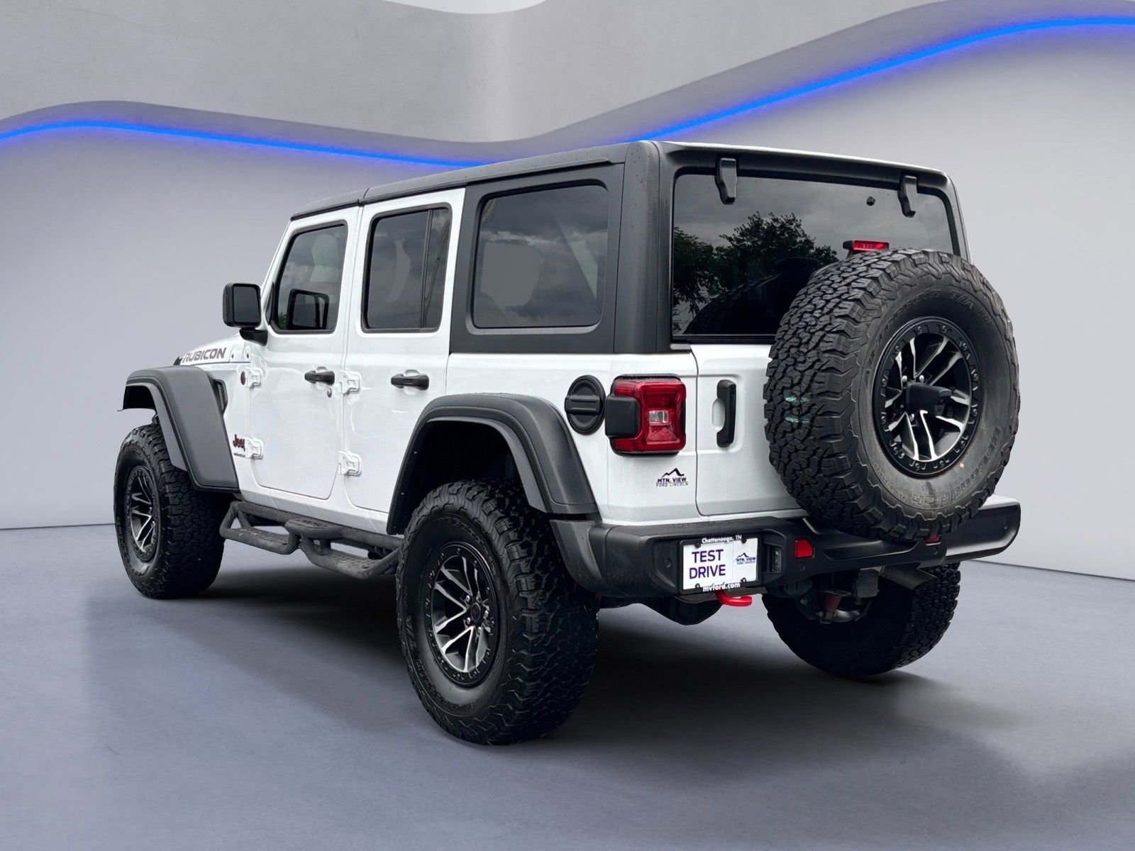 Used 2024 Jeep Wrangler Unlimited Rubicon w/ XTREMEE 35" Tire Package AWD/4WD image 6