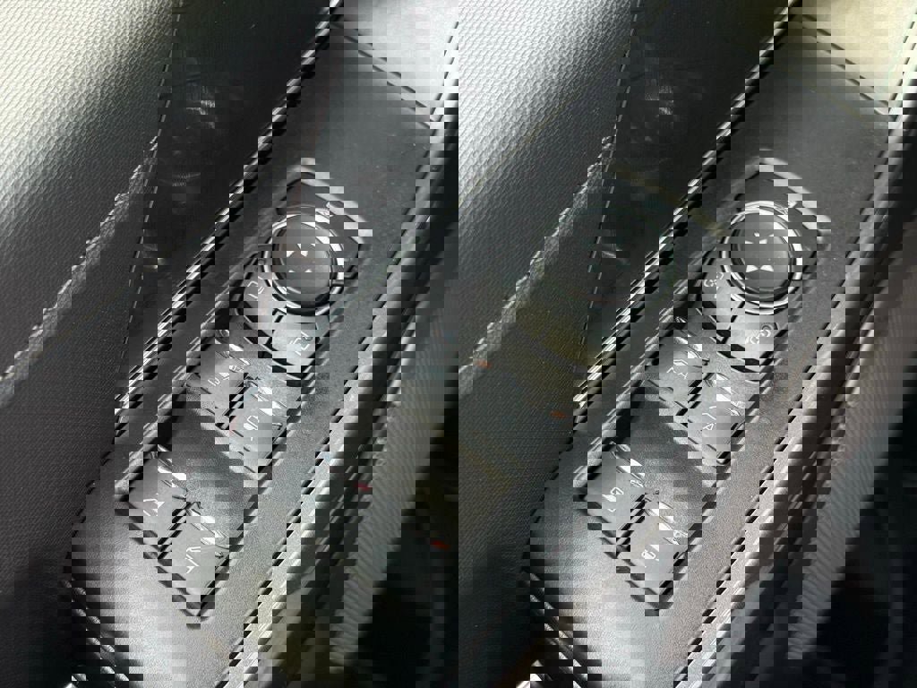 Certified 2022 Ford F150 XLT w/ Equipment Group 302A High image 18