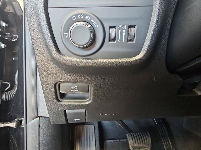 Used 2025 Jeep Grand Cherokee Altitude AWD/4WD image 24